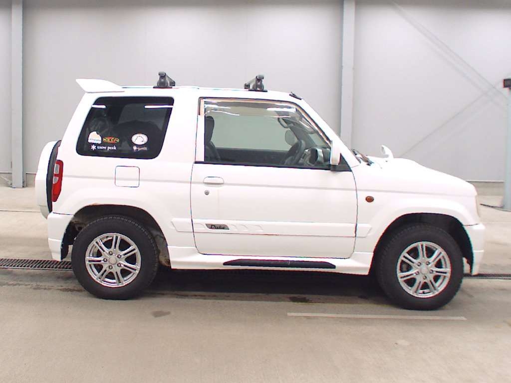 MITSUBISHI PAJERO MINI