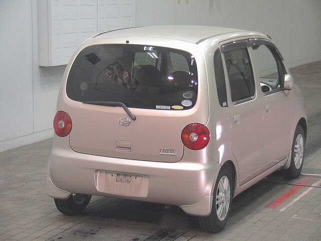 DAIHATSU MOVE LATTE