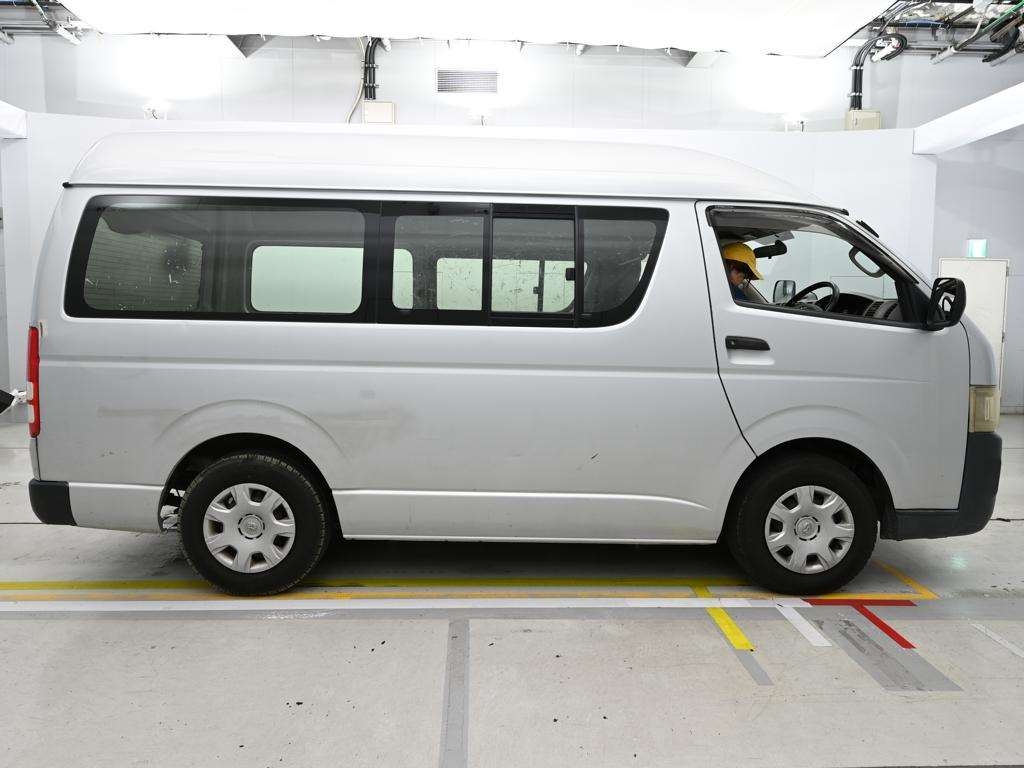 TOYOTA REGIUS ACE