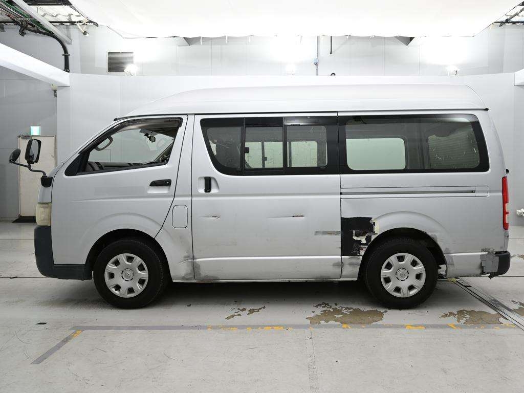 TOYOTA REGIUS ACE