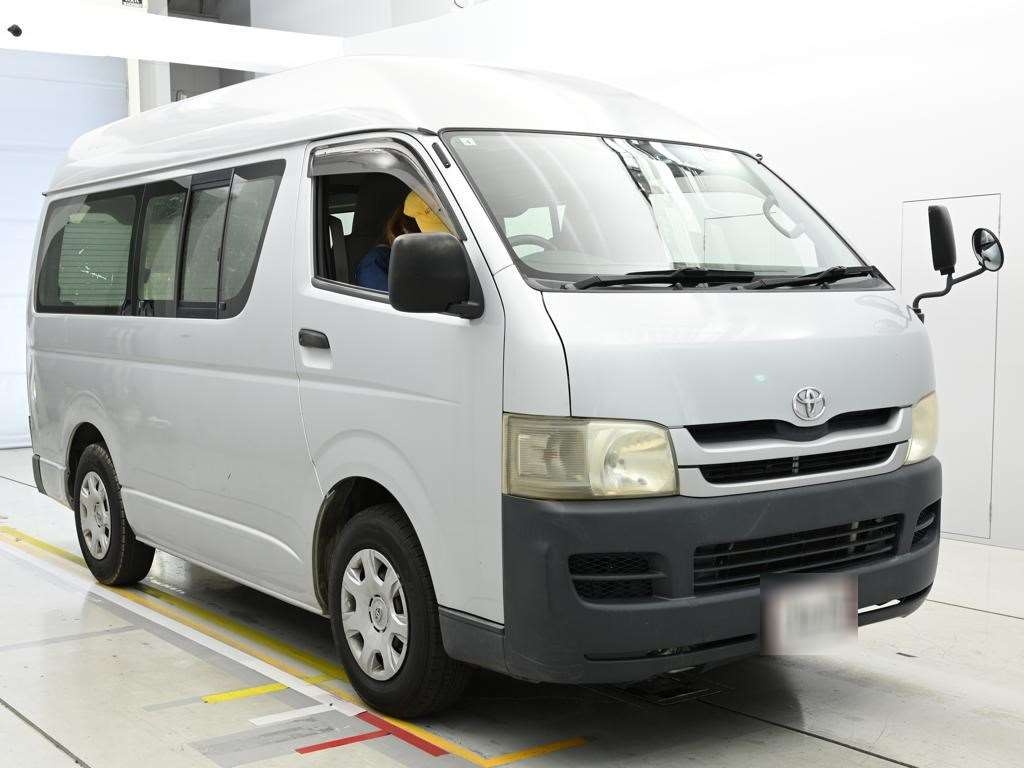 TOYOTA REGIUS ACE