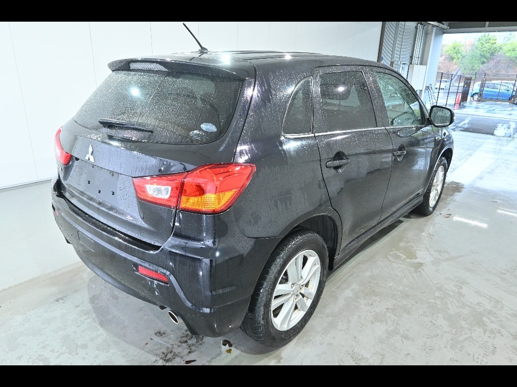 MITSUBISHI RVR