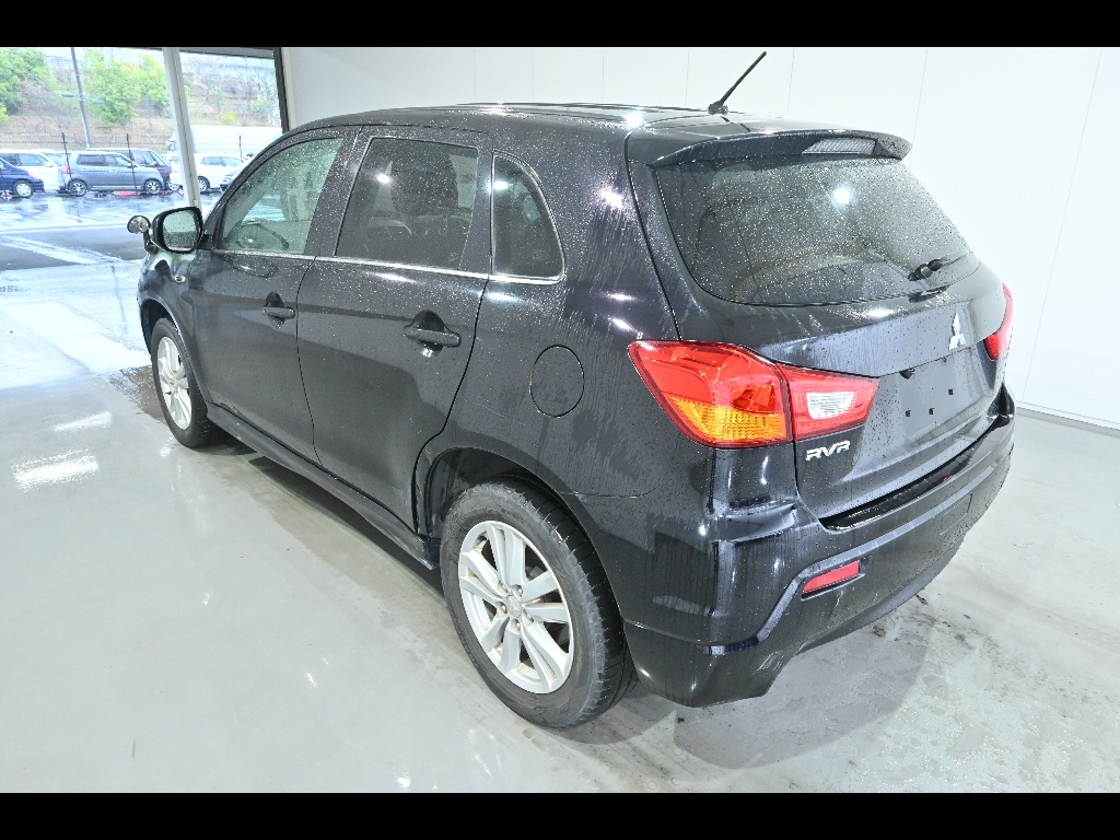 MITSUBISHI RVR