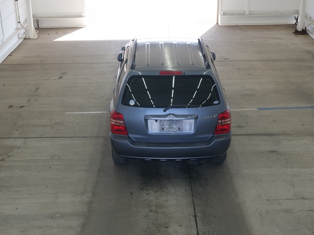 TOYOTA KLUGER V