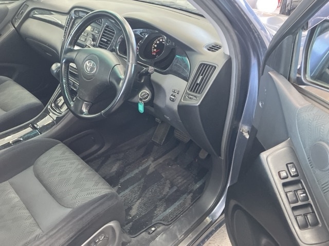 TOYOTA KLUGER V