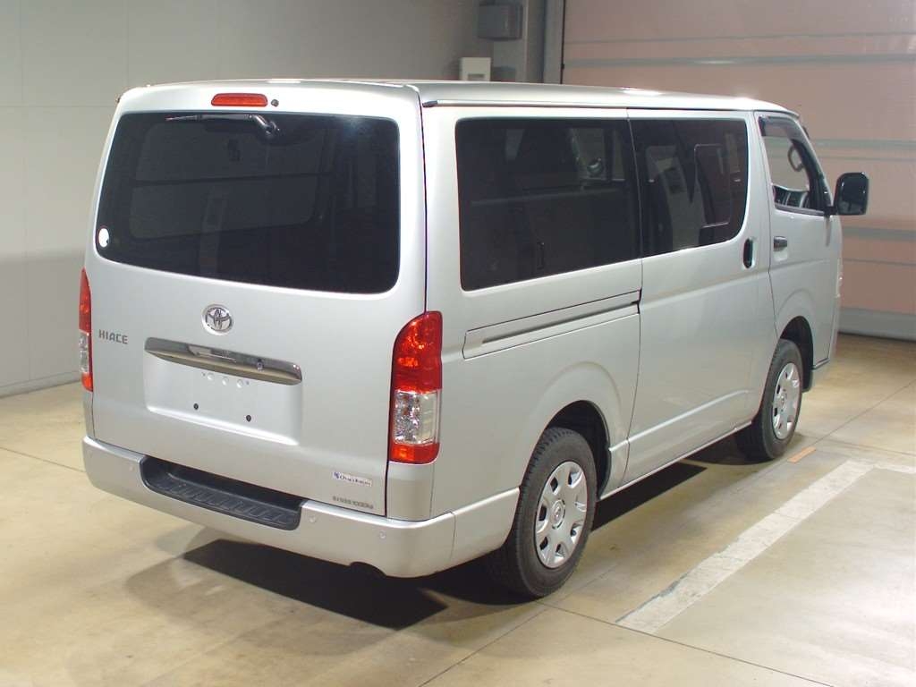 TOYOTA REGIUS ACE