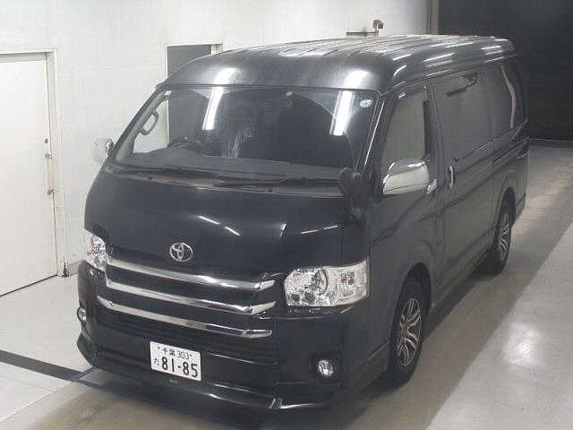 TOYOTA HIACE