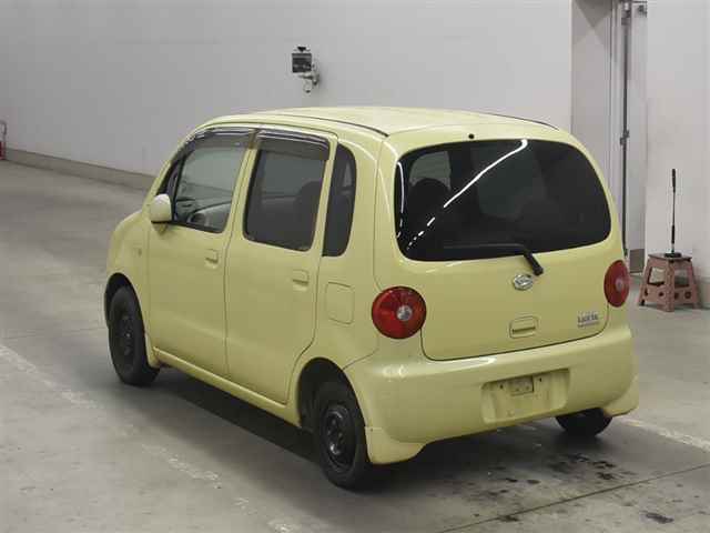 DAIHATSU MOVE LATTE