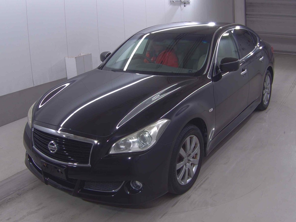 NISSAN FUGA