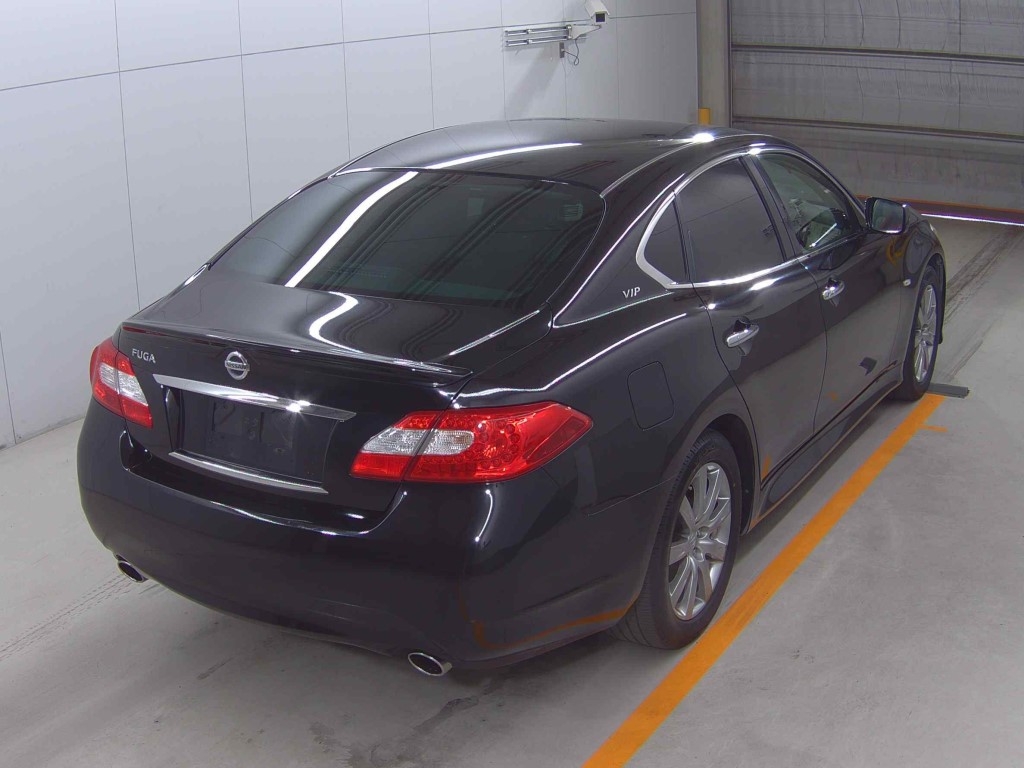 NISSAN FUGA