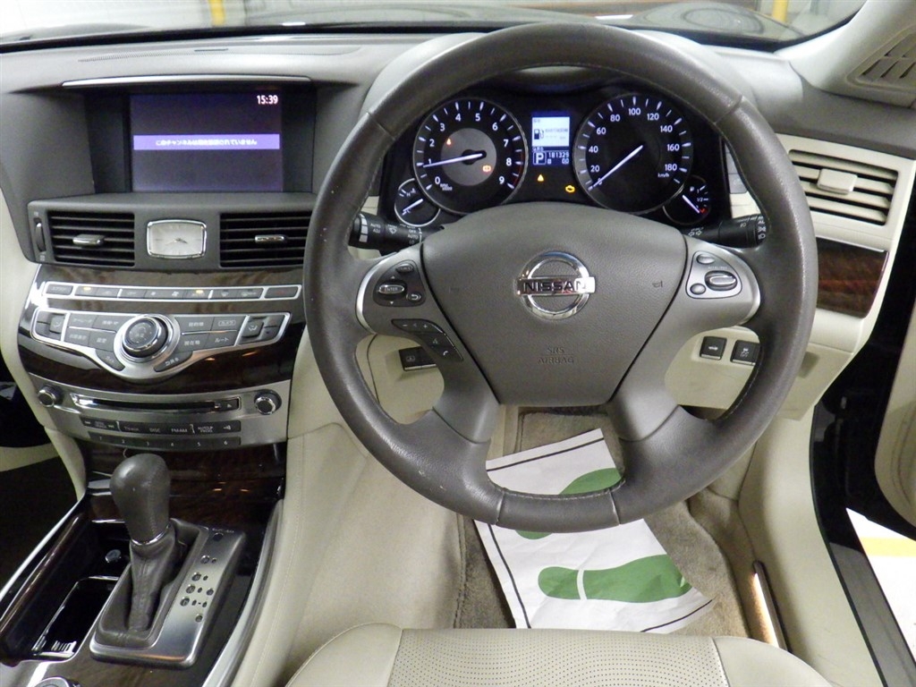 NISSAN FUGA