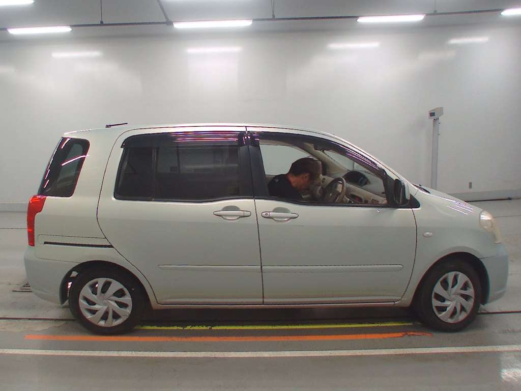 TOYOTA RAUM