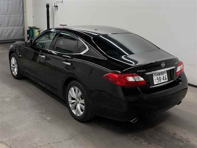 NISSAN FUGA
