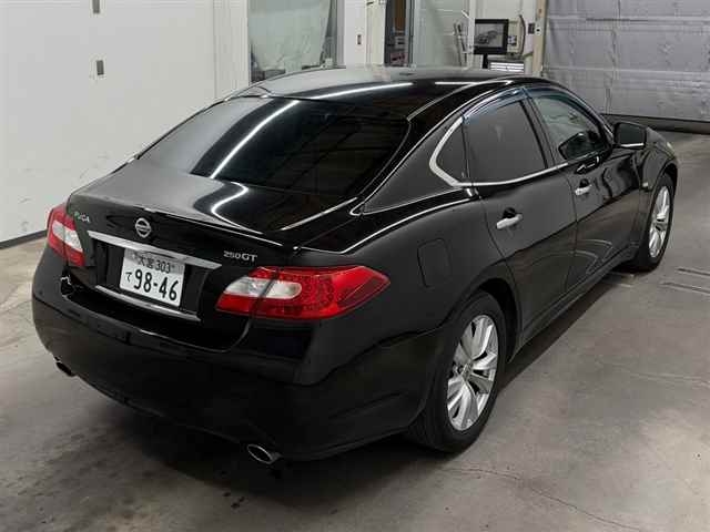 NISSAN FUGA