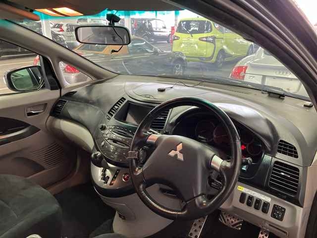MITSUBISHI GRANDIS