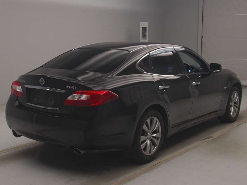 NISSAN FUGA