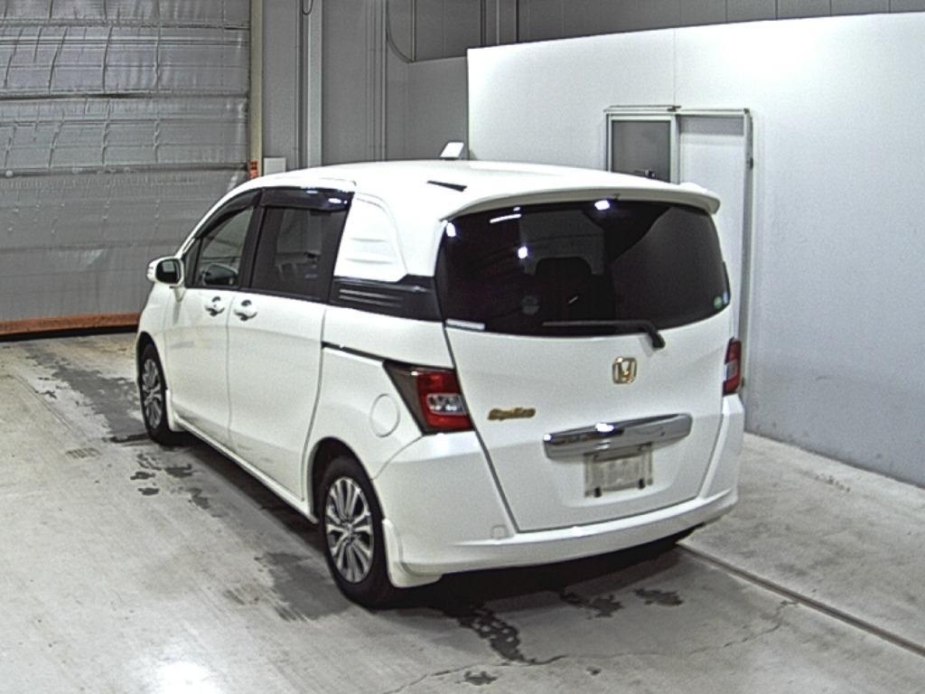 HONDA FREED SPIKE