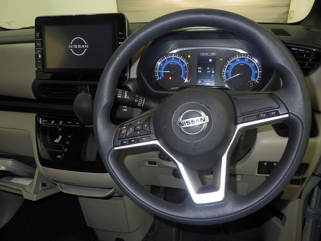 NISSAN ROOX