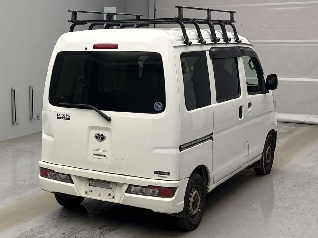 TOYOTA PIXIS VAN