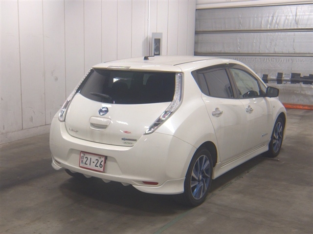 NISSAN LEAF