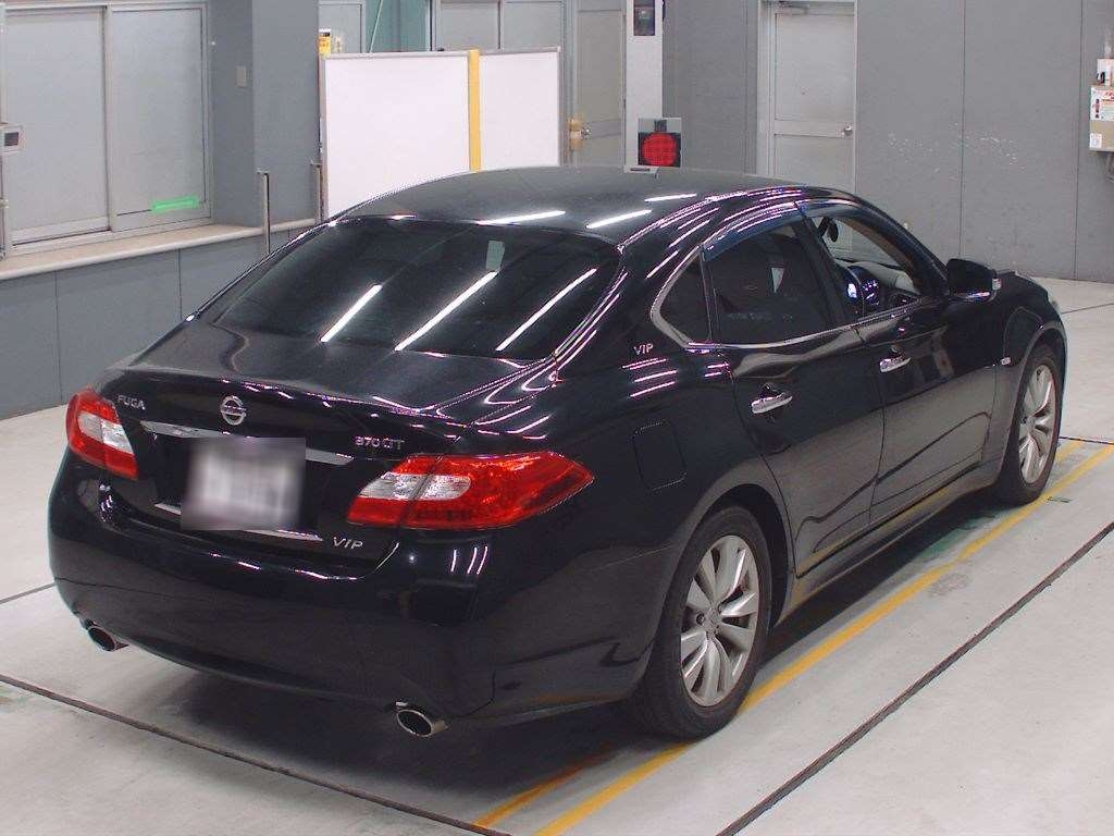 NISSAN FUGA