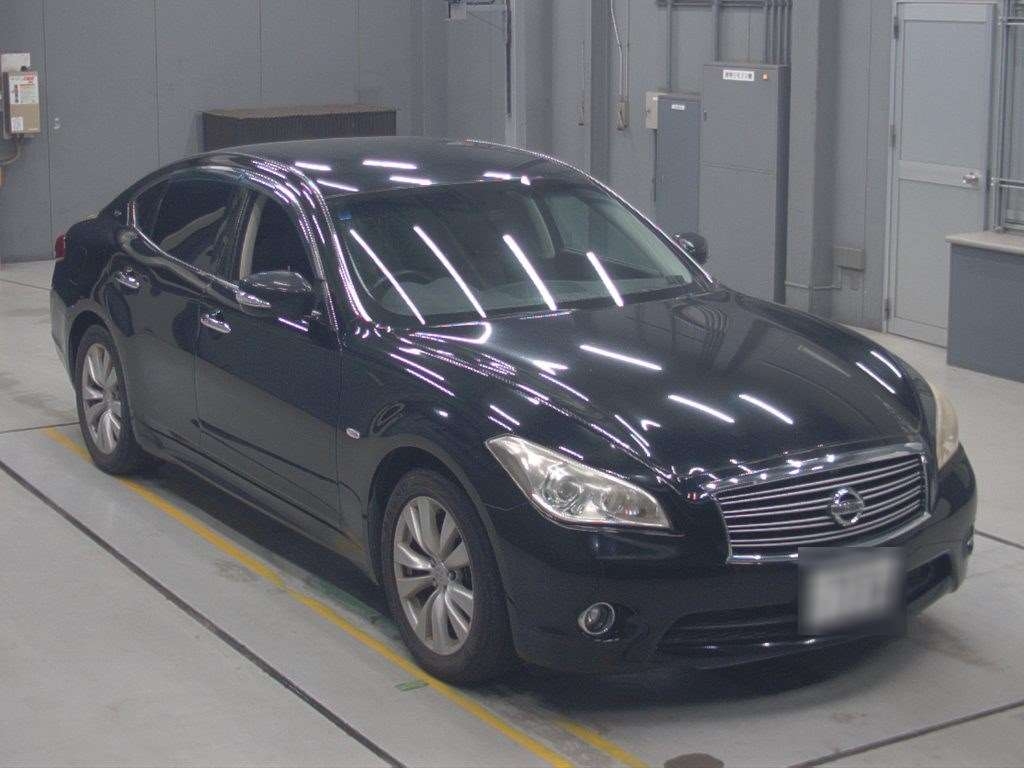 NISSAN FUGA