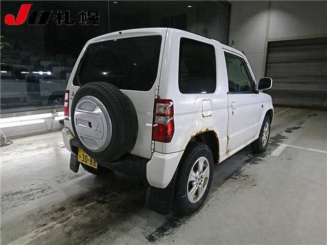 MITSUBISHI PAJERO MINI