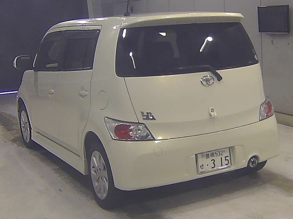 TOYOTA BB