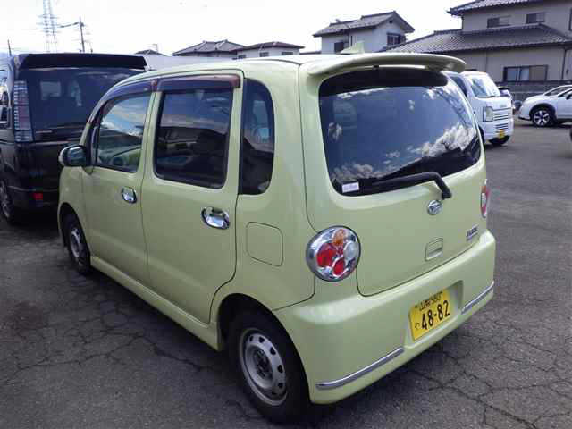DAIHATSU MOVE LATTE
