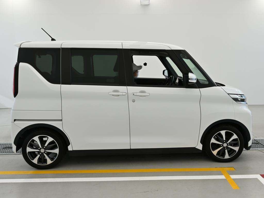 MITSUBISHI EK SPACE