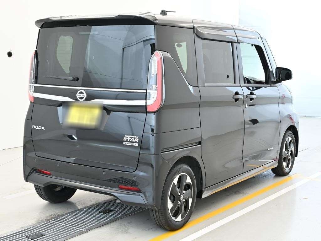 NISSAN ROOX