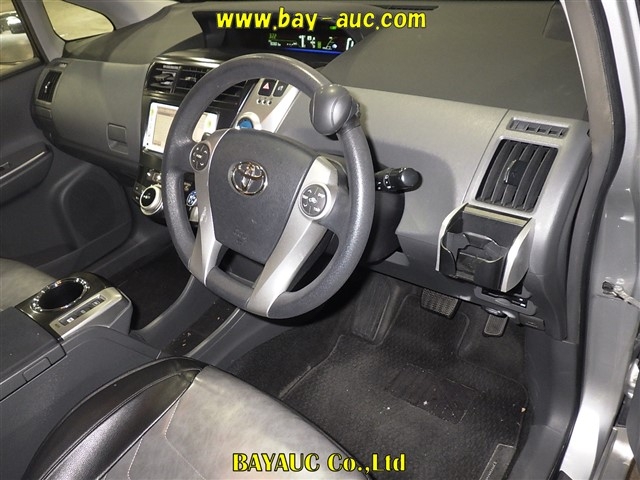 TOYOTA PRIUS ALPHA