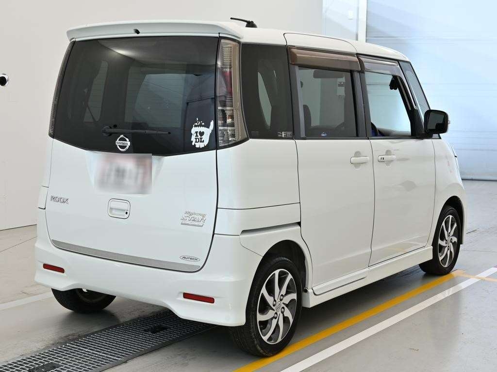 NISSAN ROOX