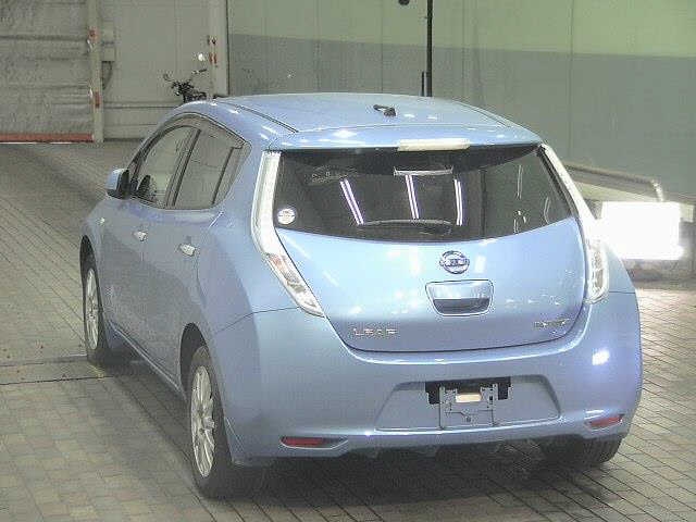 NISSAN LEAF