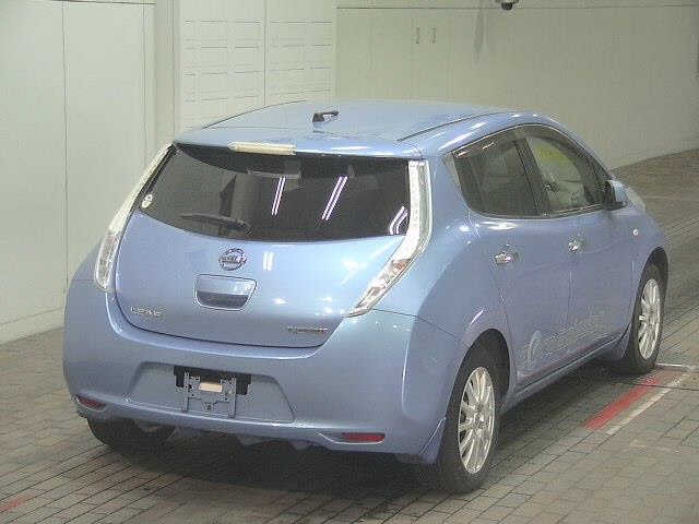 NISSAN LEAF
