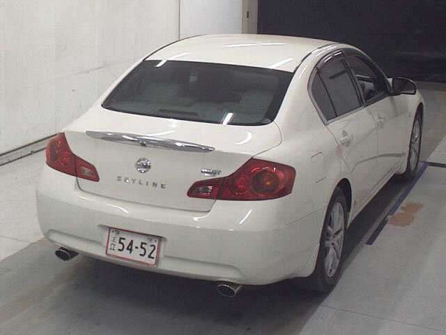 NISSAN SKYLINE