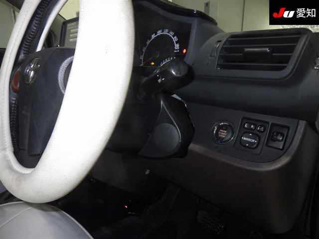 TOYOTA IQ