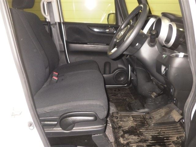 HONDA N-BOX+