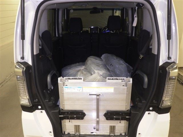 HONDA N-BOX+