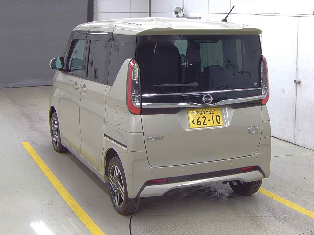 NISSAN ROOX