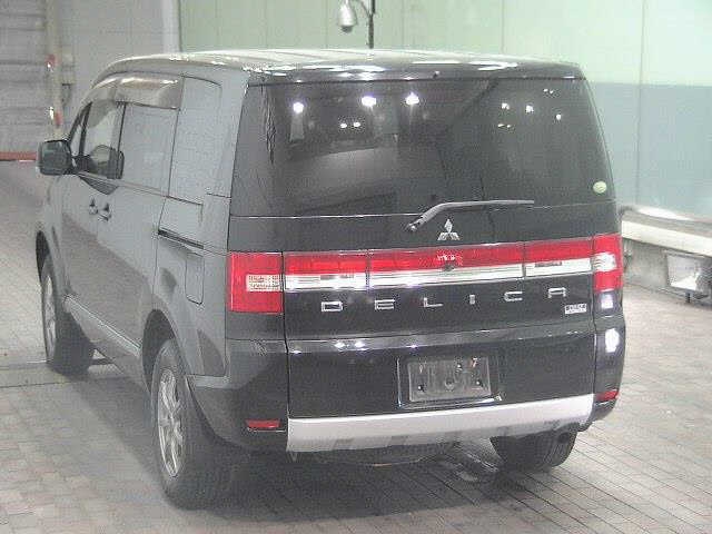 MITSUBISHI DELICA D:5
