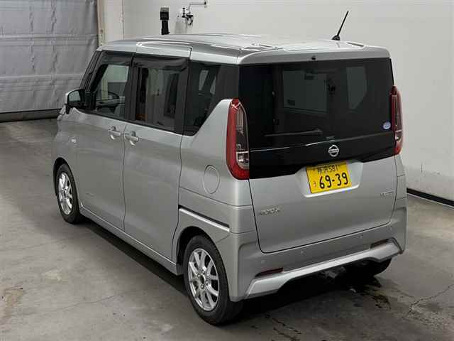 NISSAN ROOX