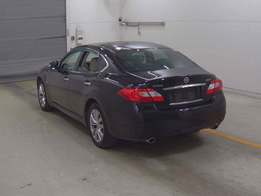 NISSAN FUGA