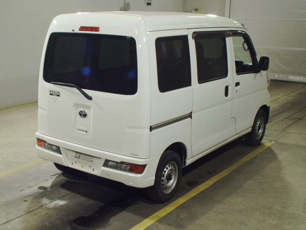 TOYOTA PIXIS VAN