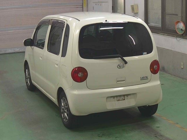 DAIHATSU MOVE LATTE