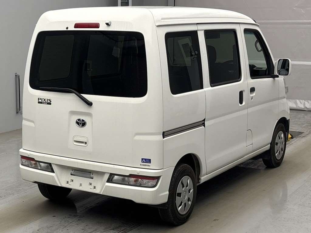 TOYOTA PIXIS VAN