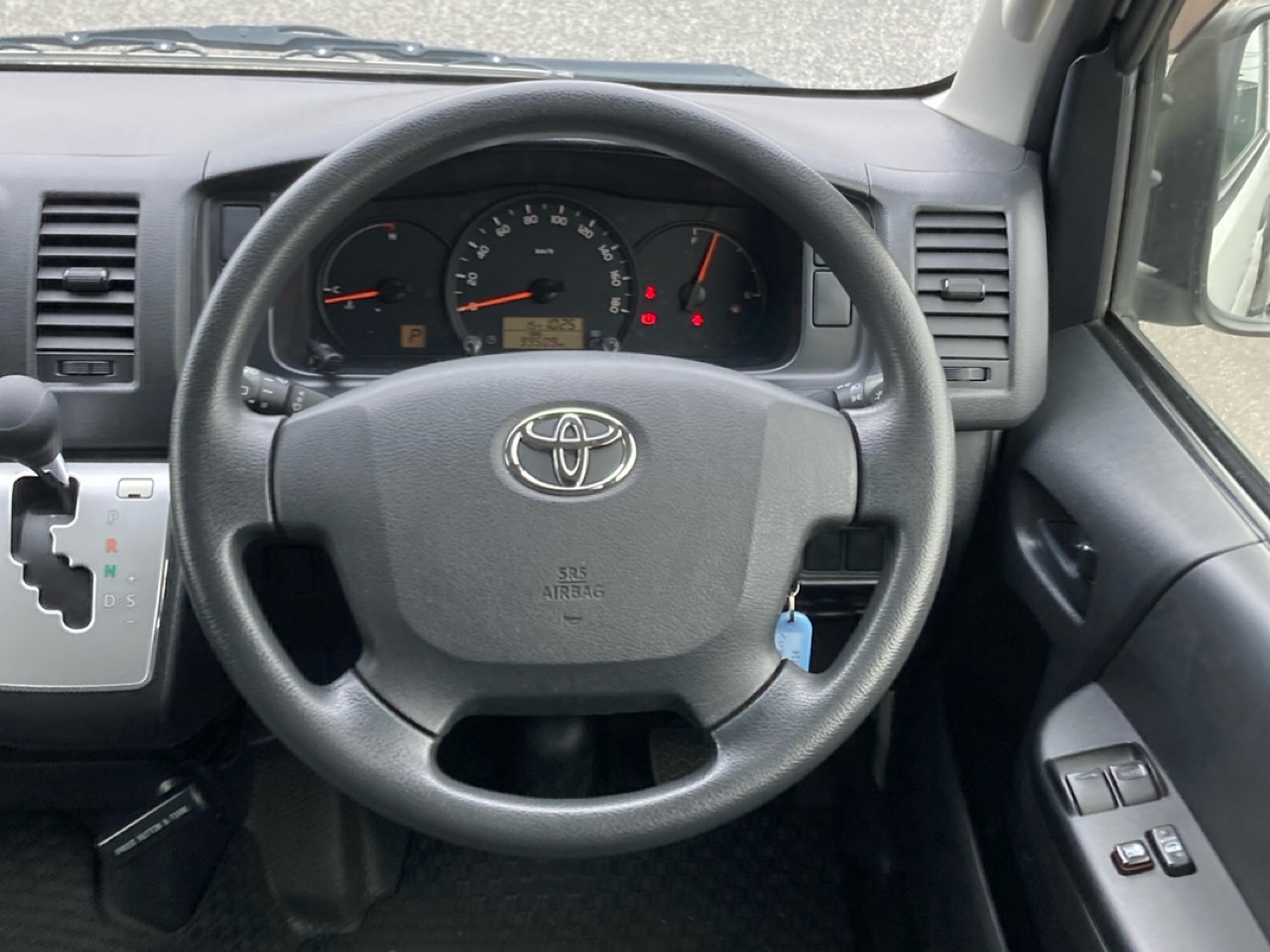 TOYOTA REGIUS ACE
