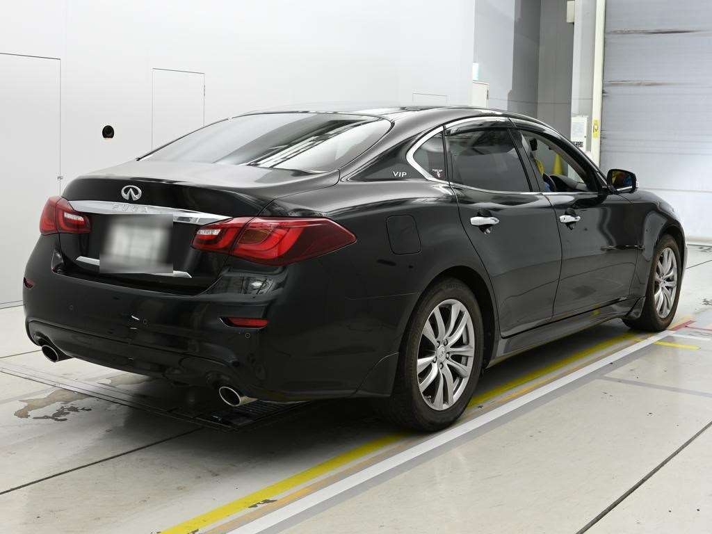 NISSAN FUGA