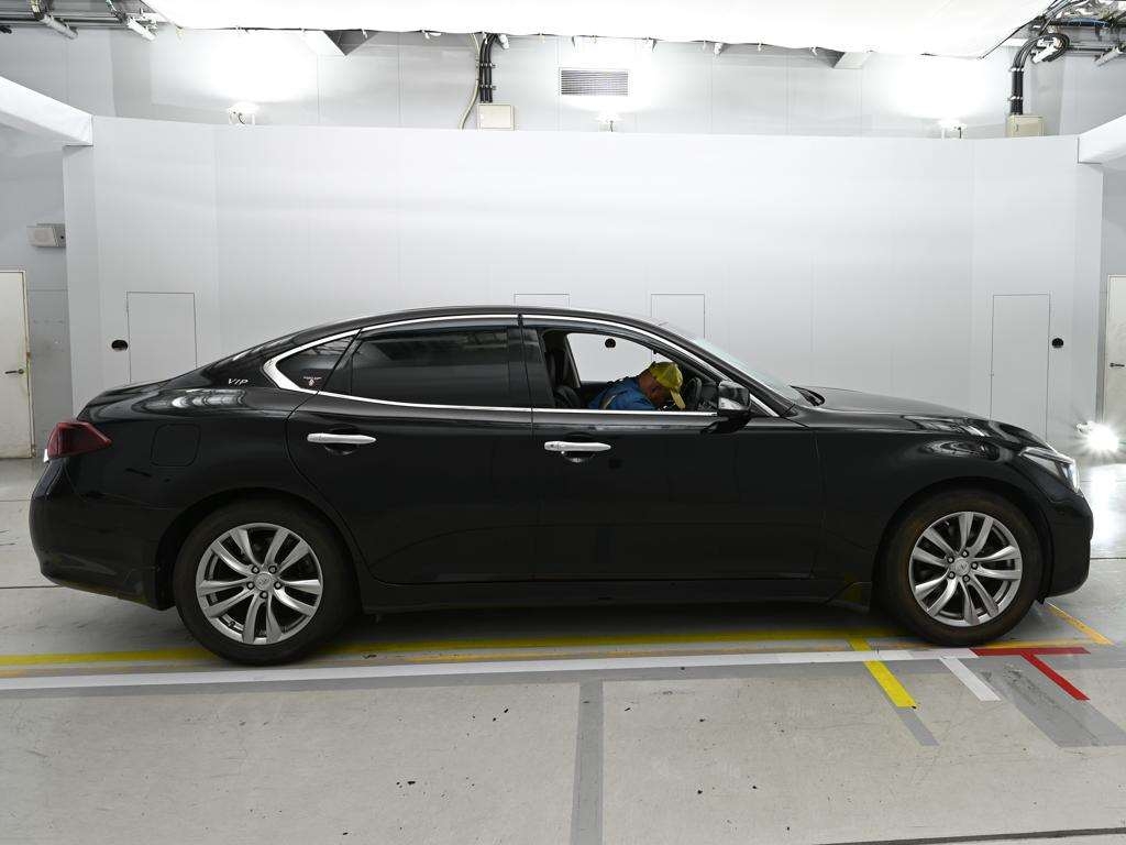 NISSAN FUGA