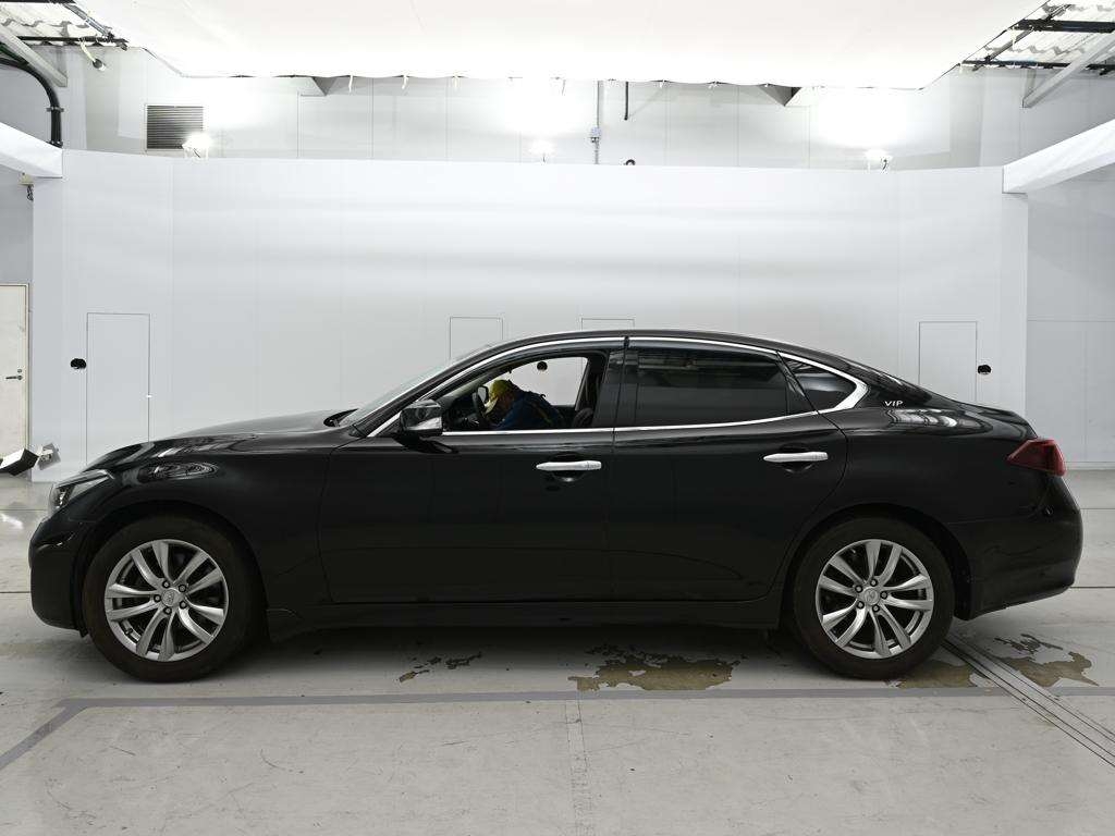 NISSAN FUGA
